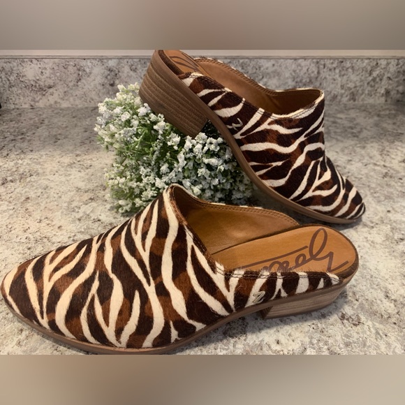 Zodiac MULES Size 7.5M Calf Hair Slip-On Quartz Zebra Brown Shoes - Picture 1 of 12